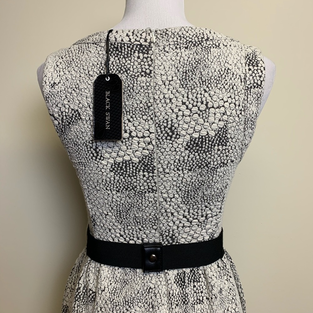 Black Swan Dress Size XS - Picture 6 of 7